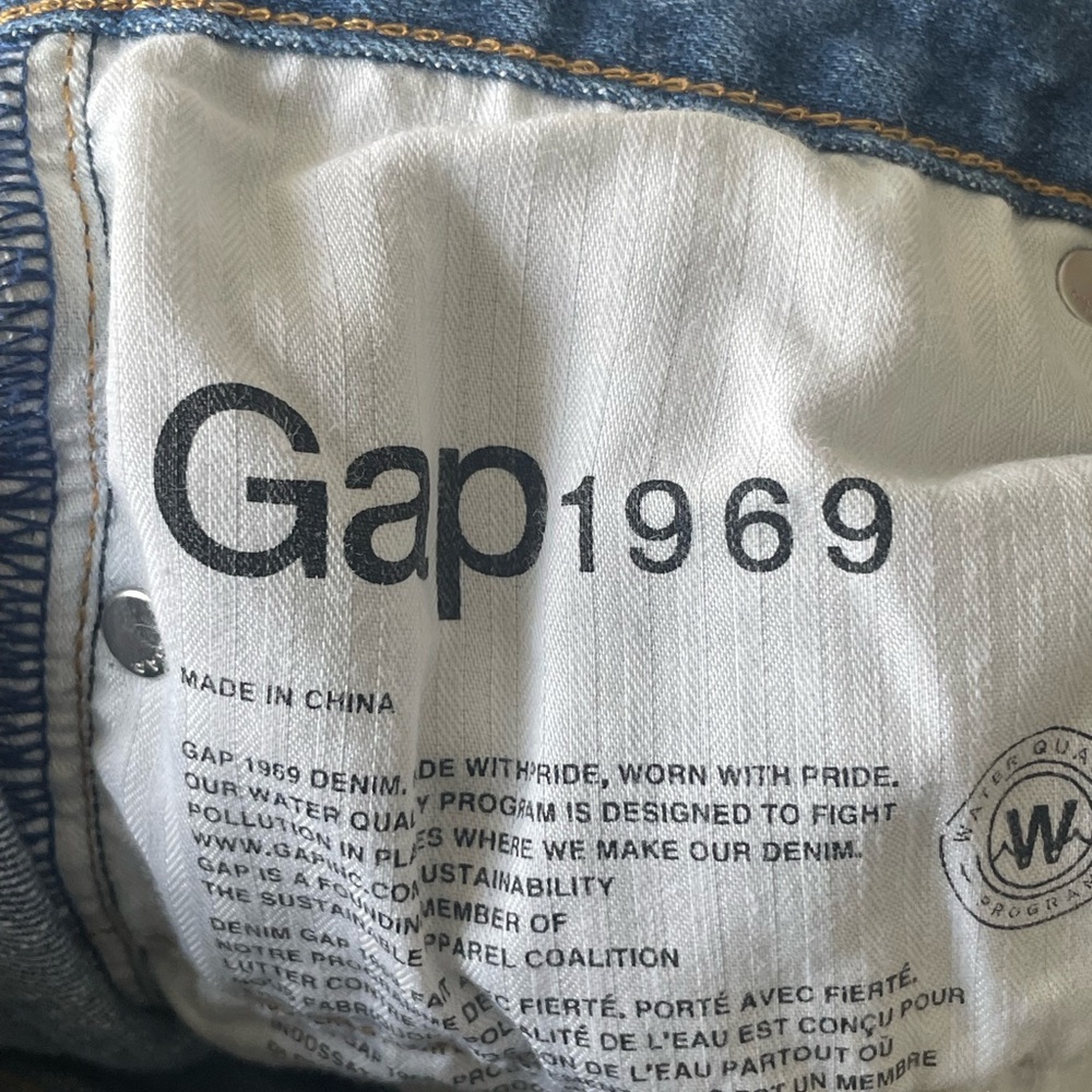 GAP Women's Classic Blue Straight Leg Jeans - Picture 8 of 10